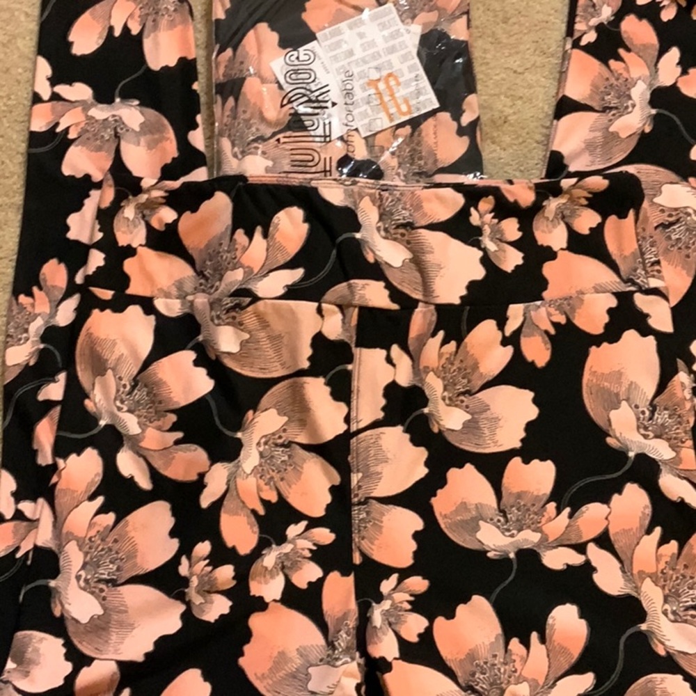 ✅✅LULAROE LEGGINGS NWT PRICE PER PAIR